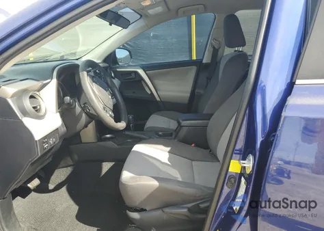 2015 Toyota Rav4 Le z USA, uszkodzony, nr VIN 2T3ZFREV1FW198221